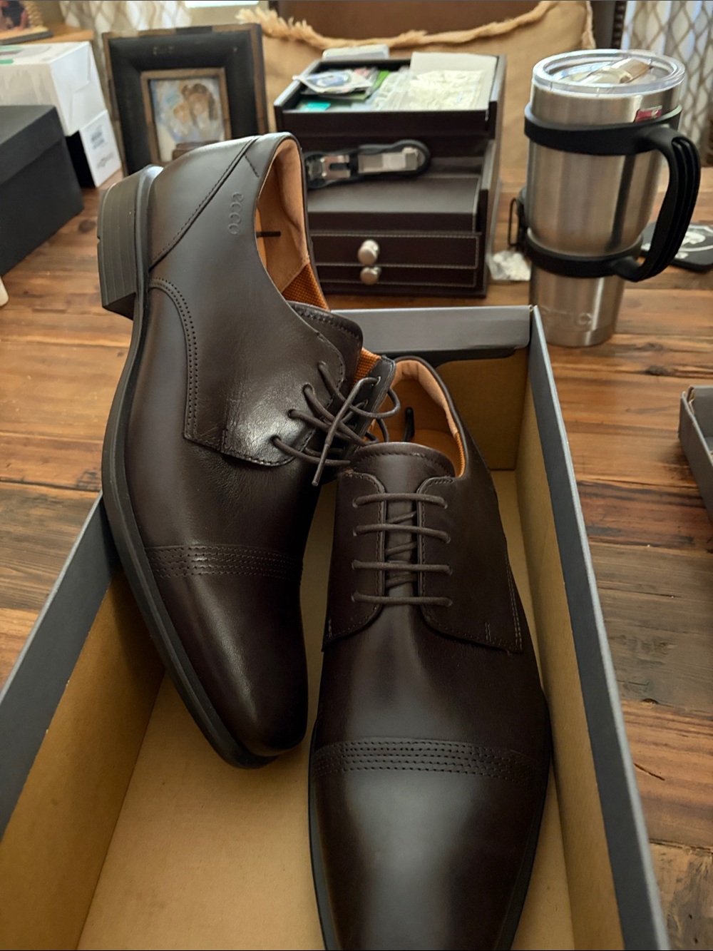 Ecco Men’s Dark Brown Leather Derby Oxfords